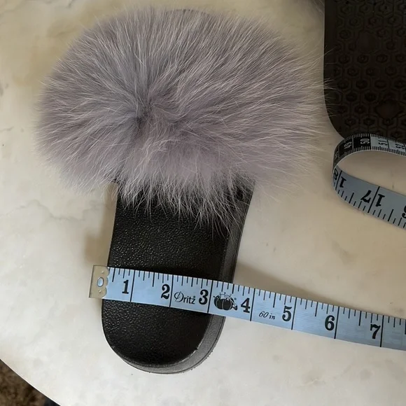 Fur flip-flops 💜. Size 6 - Picture 8 of 8